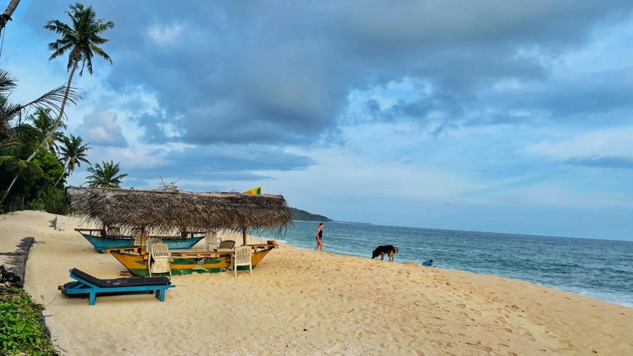 Готель Beverly Beach Мірісса Екстер'єр фото